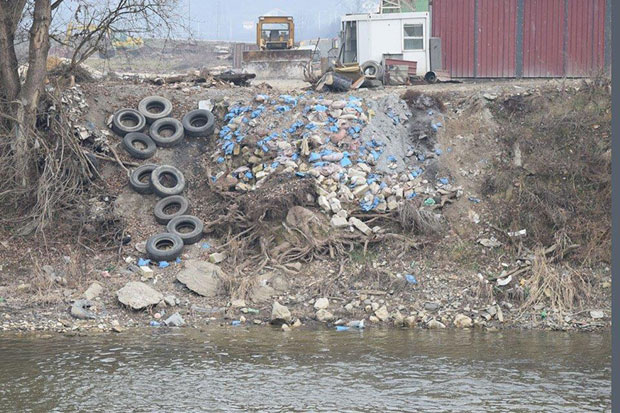 Добоју прети опасни отпад: Канцерогено смеће из ФБиХ под окриљем ноћи стиже на приградско подручје?